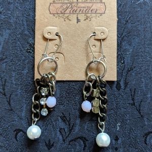 Plunder Victoria Earrings